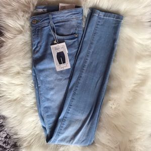 Zara trafaluc light blue super skinny jeans size 2